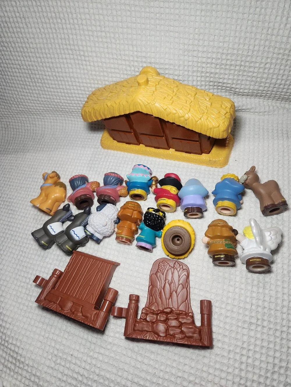 Fisher-Price Yellow Nativity Playset with Multicolor Figures 19pc Set